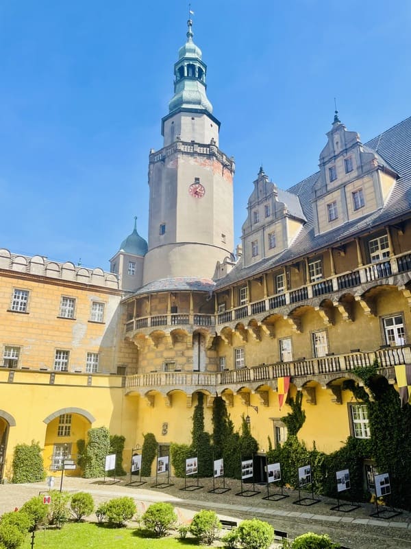 Dziedziniec na zamku w Oleśnicy